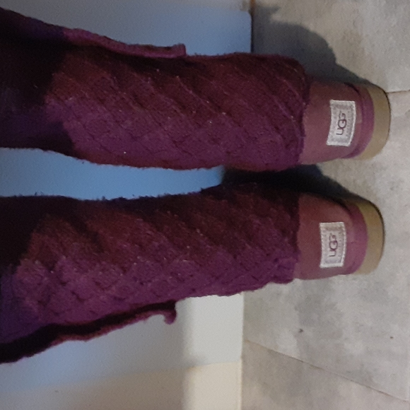 UGG  boots  size  7 women - Picture 4 of 5